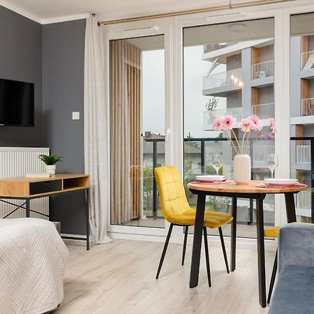 Studio With Balcony Warsaw Kokoryczki By Noclegi Renters Ngoại thất bức ảnh