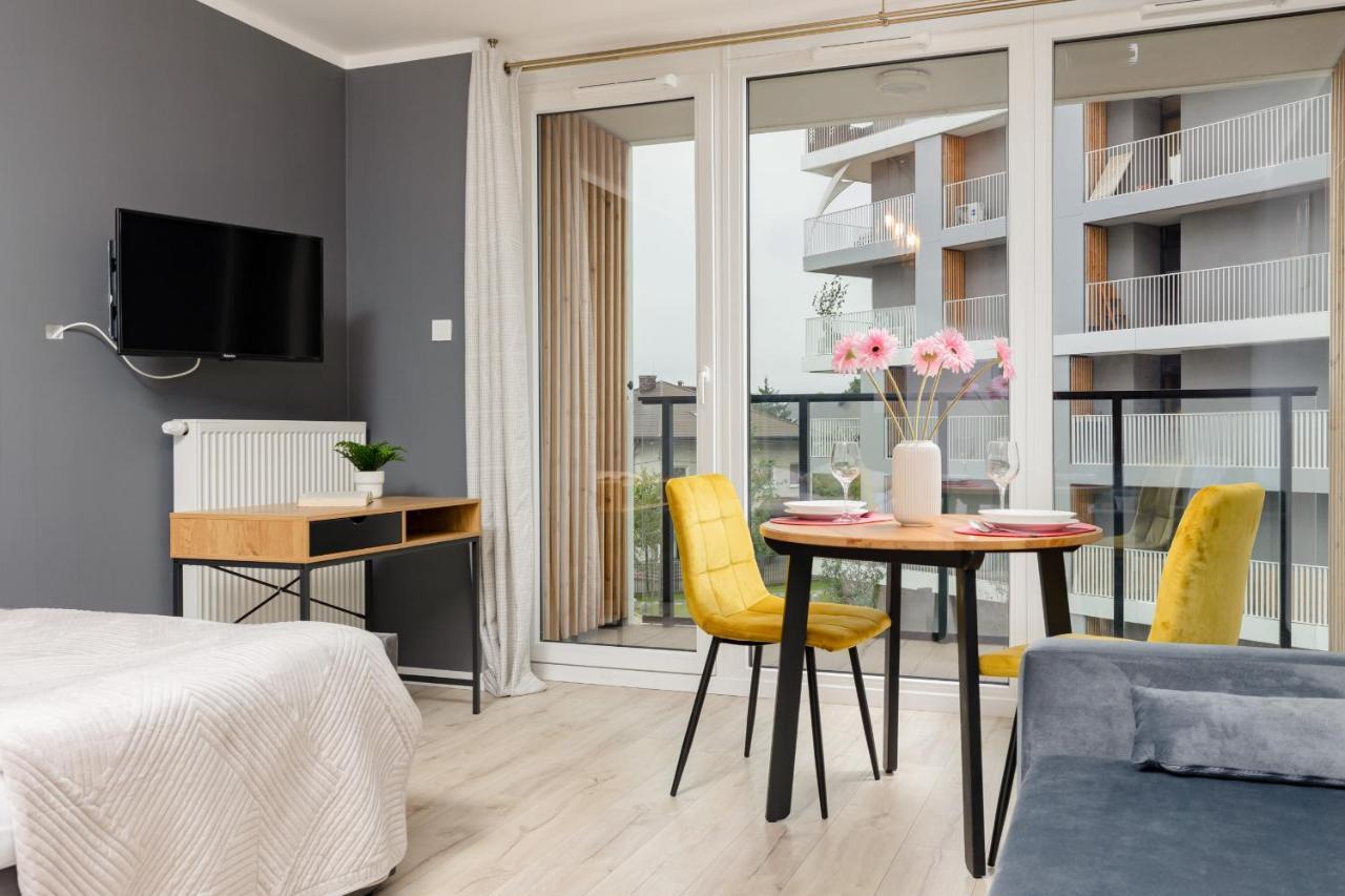 Studio With Balcony Warsaw Kokoryczki By Noclegi Renters Ngoại thất bức ảnh